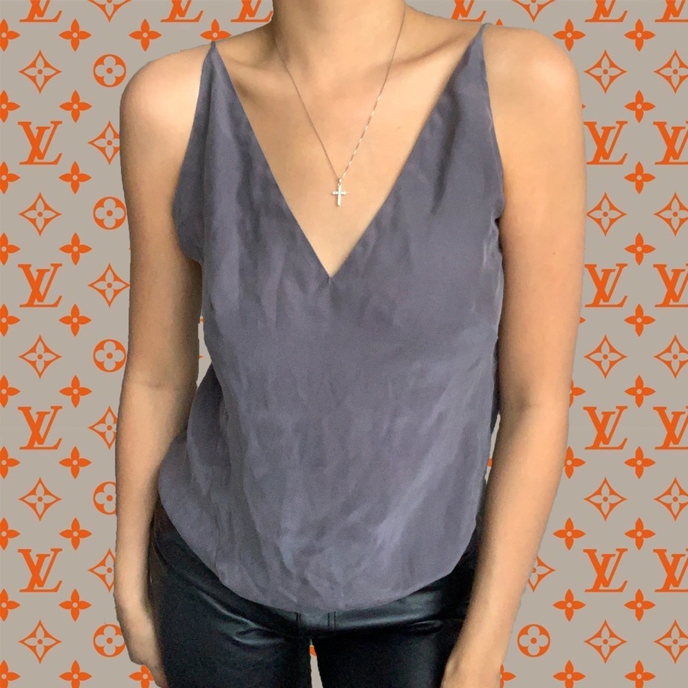 Deep v sleeveless top